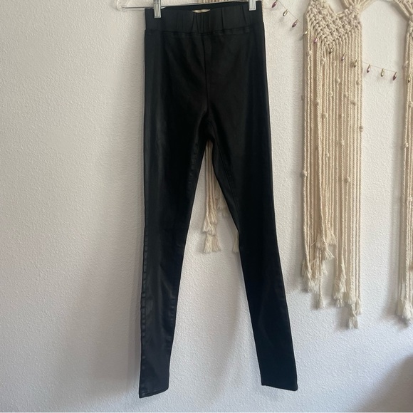 L'AGENCE Rochelle Coated Jean Size: X-Small COLOR: BLACK COATED SUPER STRETCH - Picture 7 of 10